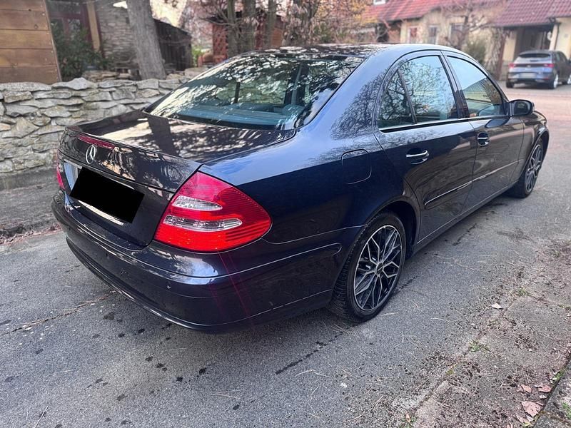 Gebraucht Mercedes E240 2006 Blau Limousine