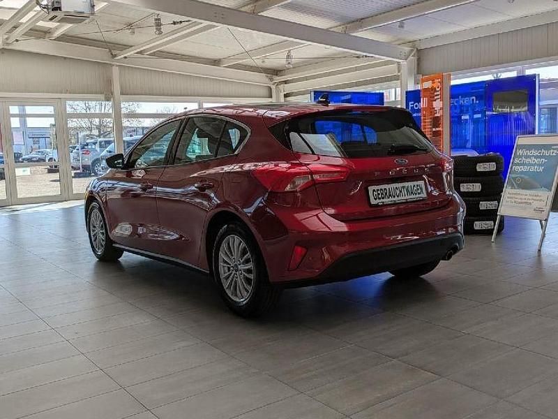 Gebraucht Ford Focus Titanium 150 PS (110 kW) 2019 Rot Limousine