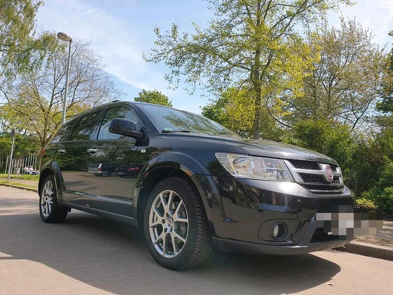 Schwarz Gebraucht 2014 Fiat Freemont SUV | 10.500 € (Fairer Preis) - Bild 1/4