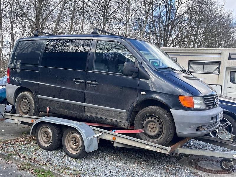 Gebraucht Mercedes Vito 122 PS (89 kW) 2003 Schwarz Van