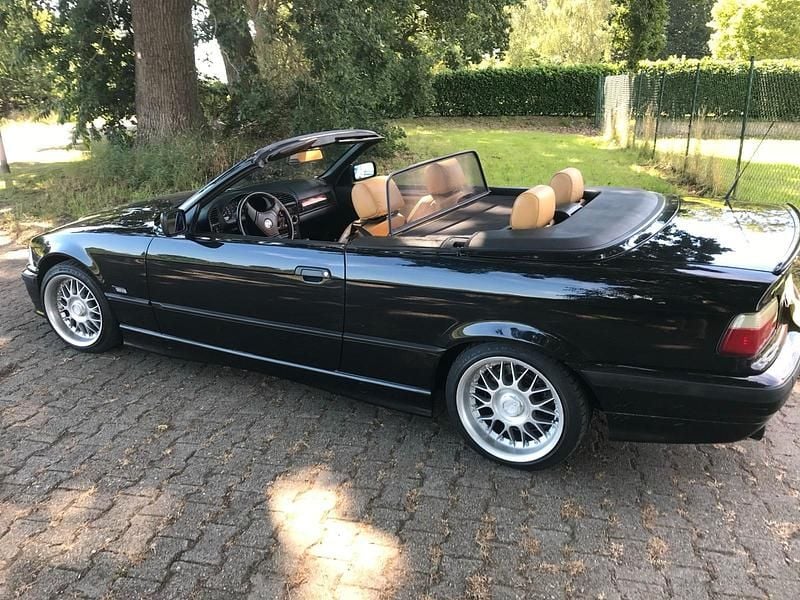 Schwarz Gebraucht 1996 BMW 320 Cabriolet Cabrio | 8.500 € (Etwas zu teuer) - Bild 1/4
