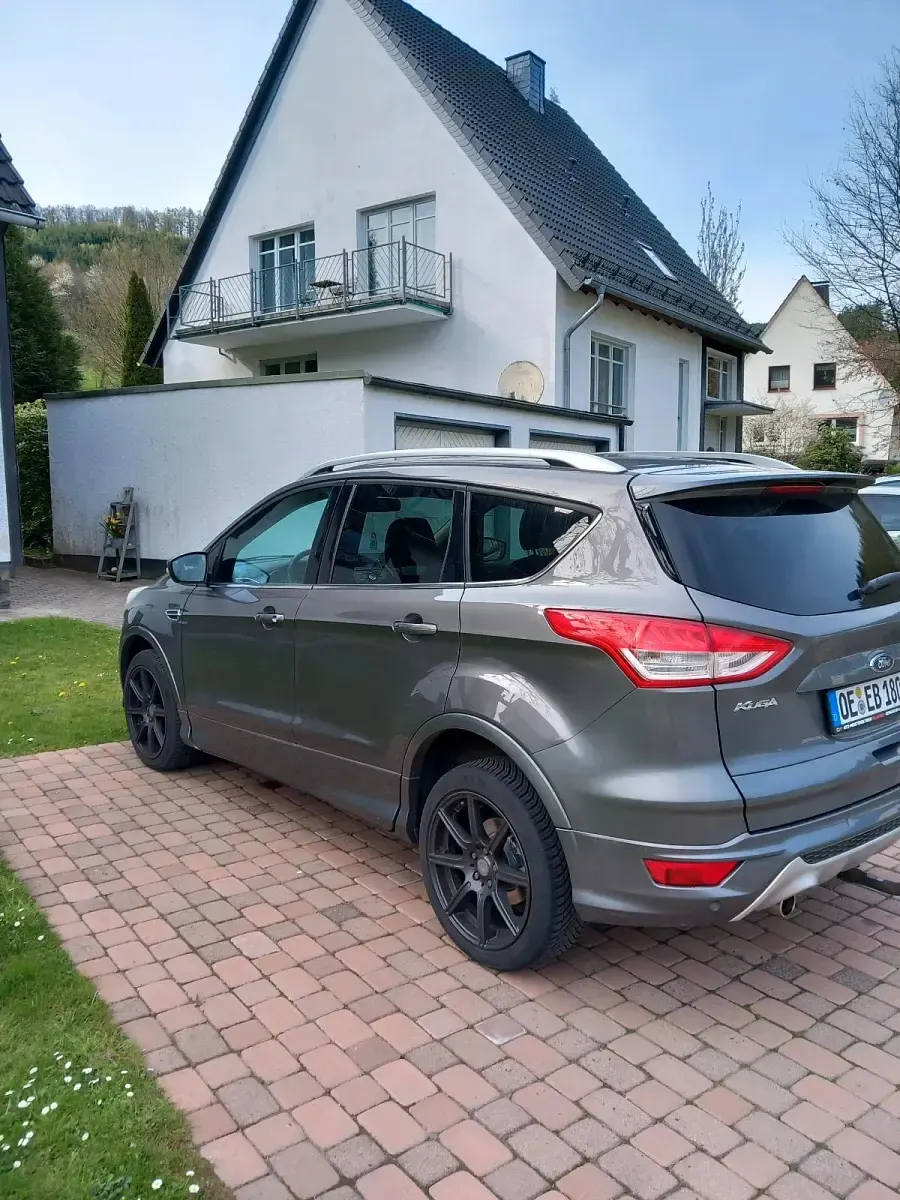 Gebraucht Ford Kuga 140 PS (102 kW) 2014 Grau SUV
