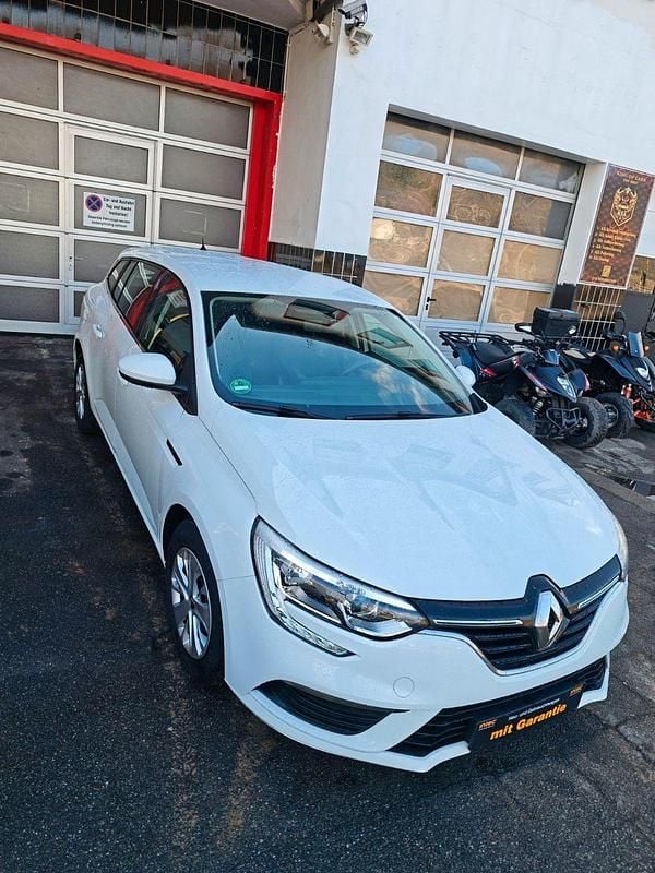 Gebraucht Renault Mégane GrandTour Life 101 PS (74 kW) 2017 Weiß Kombi