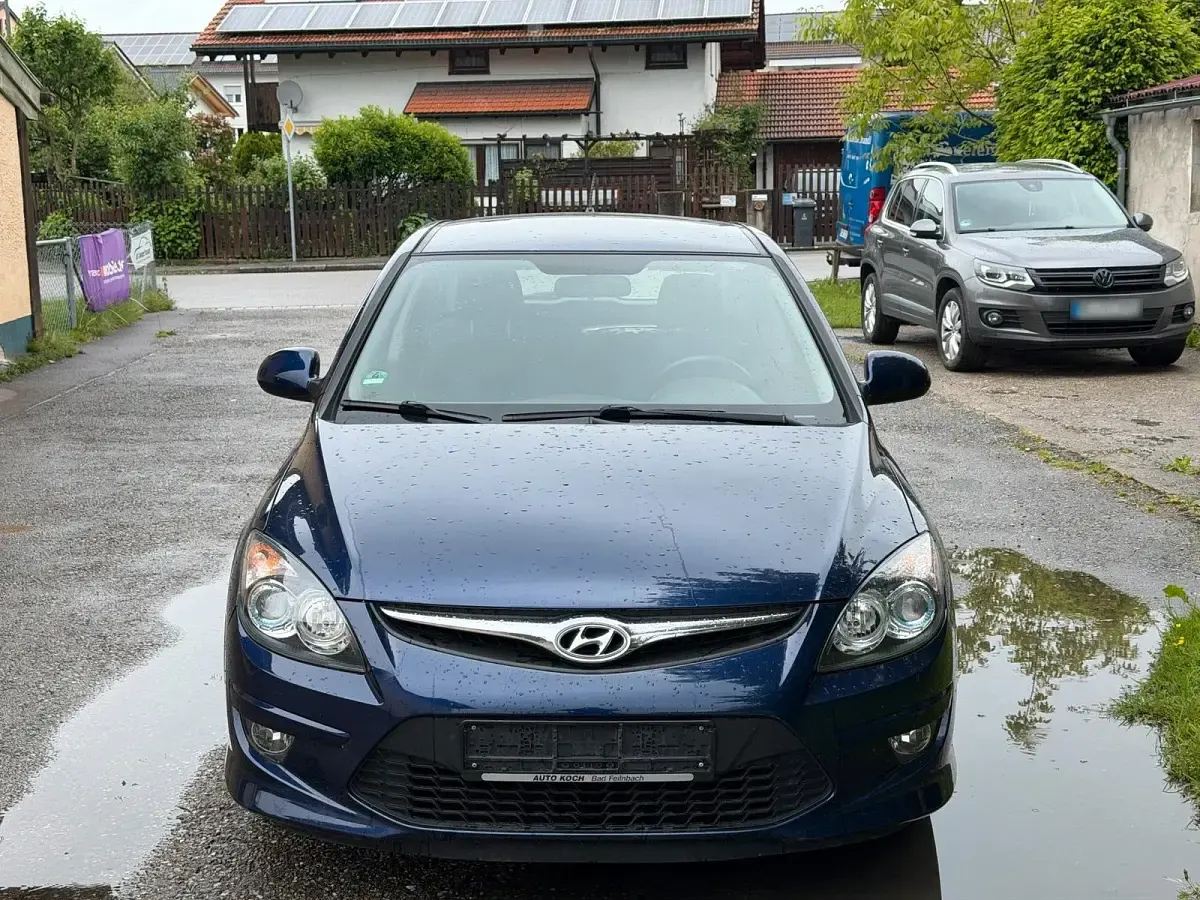 Gebraucht Hyundai i30 Edition+ 90 PS (66 kW) 2010 Blau Kleinwagen