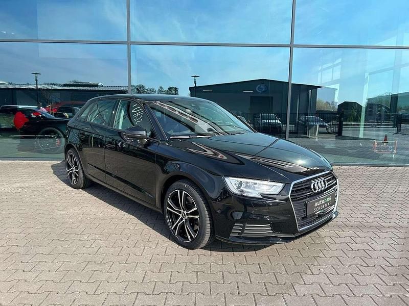 Używany Audi A3 Advanced 150 KM (110 kW) 2020 Czarny Sedan/Limuzyna