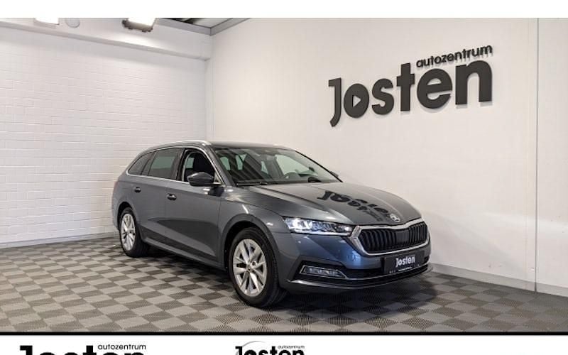 Grau Gebraucht 2021 Skoda Octavia First Edition Kombi | 21.480 € (Superpreis) - Bild 1/4