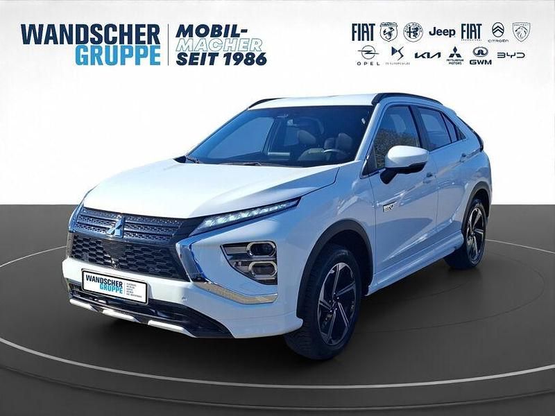 Gebraucht Mitsubishi Eclipse Cross Plus 98 PS (72 kW) 2022 Weißschwarz SUV