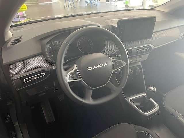 Gebraucht Dacia Sandero Expression 91 PS (66 kW) 2025 Zederngrün Kleinwagen