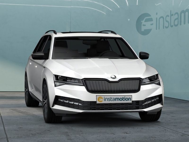 Weiß Gebraucht 2023 Skoda Superb Style Kombi | 34.736 € (Guter Preis) - Bild 1/4