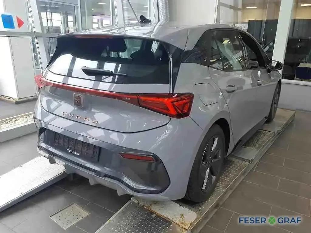 Second-hand Cupra Born 150 kW (204 CP) 2024 Gri Hatchback
