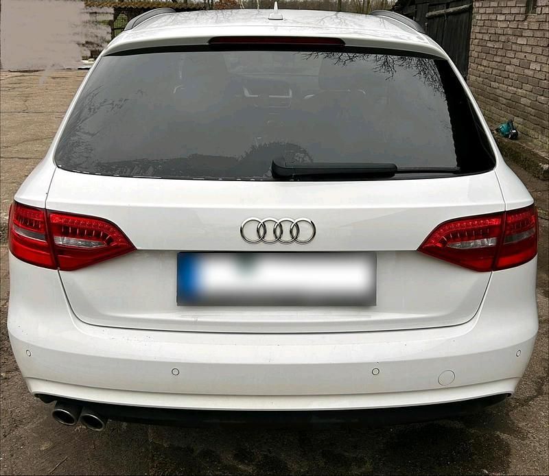Gebraucht Audi A4 150 PS (110 kW) 2015 Weiß Kombi