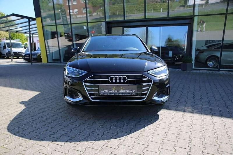 Second-hand Audi A4 Advanced 204 CP (150 kW) 2023 Negru Break