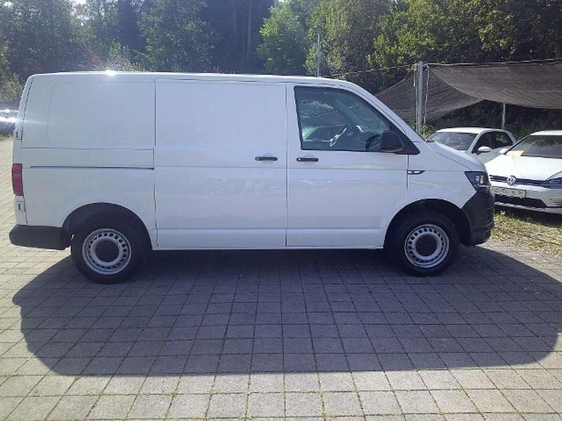 Gebraucht VW Transporter 84 PS (61 kW) 2019 Candyweiß Van