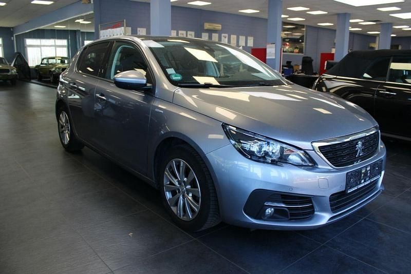 Silber Gebraucht 2020 Peugeot 308 Style Limousine | 11.980 € (Fairer Preis) - Bild 1/4