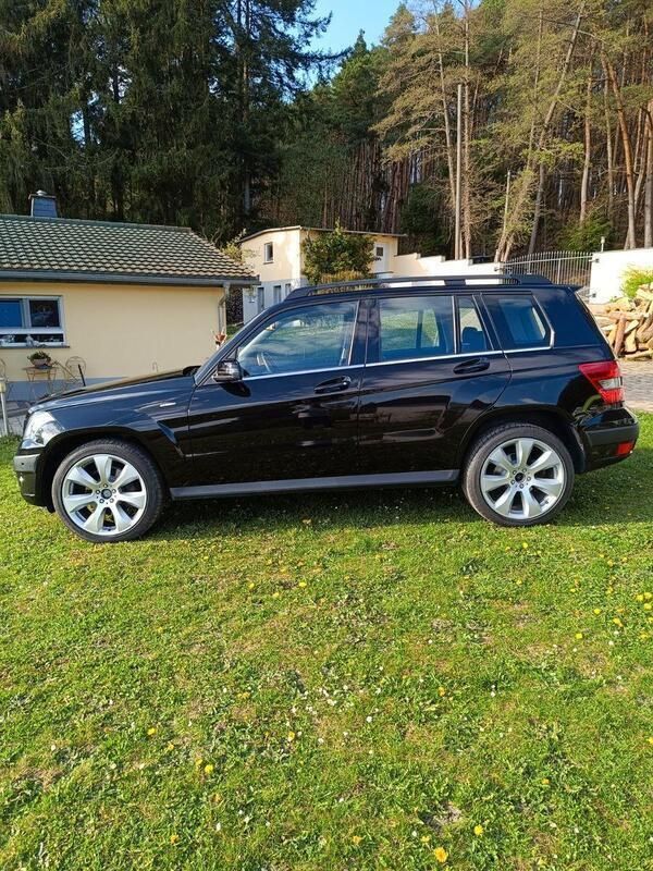 Schwarz Gebraucht 2012 Mercedes GLK350 SUV | 13.500 € (Fairer Preis) - Bild 1/4