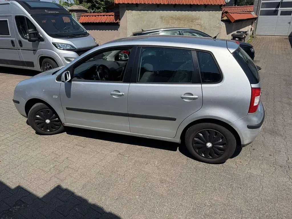 Gebraucht VW Polo Comfortline 75 PS (55 kW) 2005 Silber metallic Kleinwagen