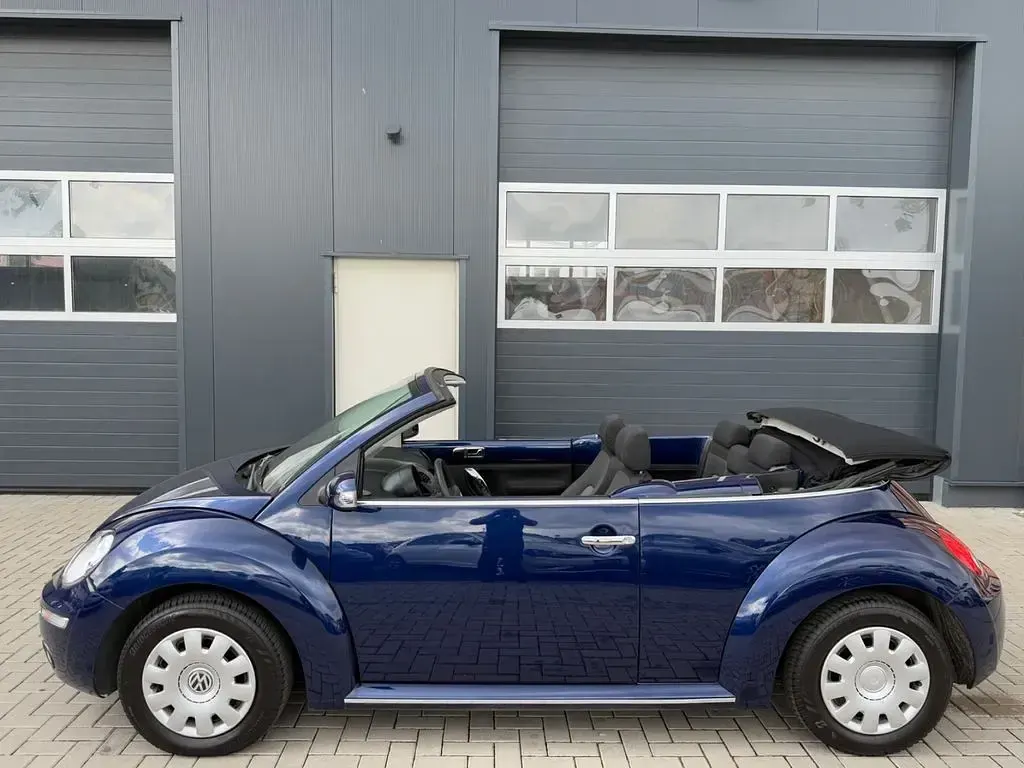 Gebraucht VW New Beetle Cabriolet 102 PS (75 kW) 2008 Blau Cabrio