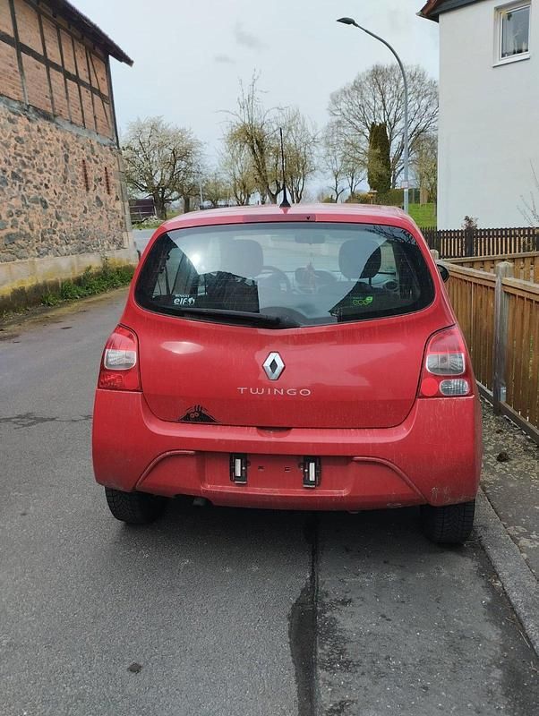 Second-hand Renault Twingo 75 CP (55 kW) 2009 Roșu Hatchback