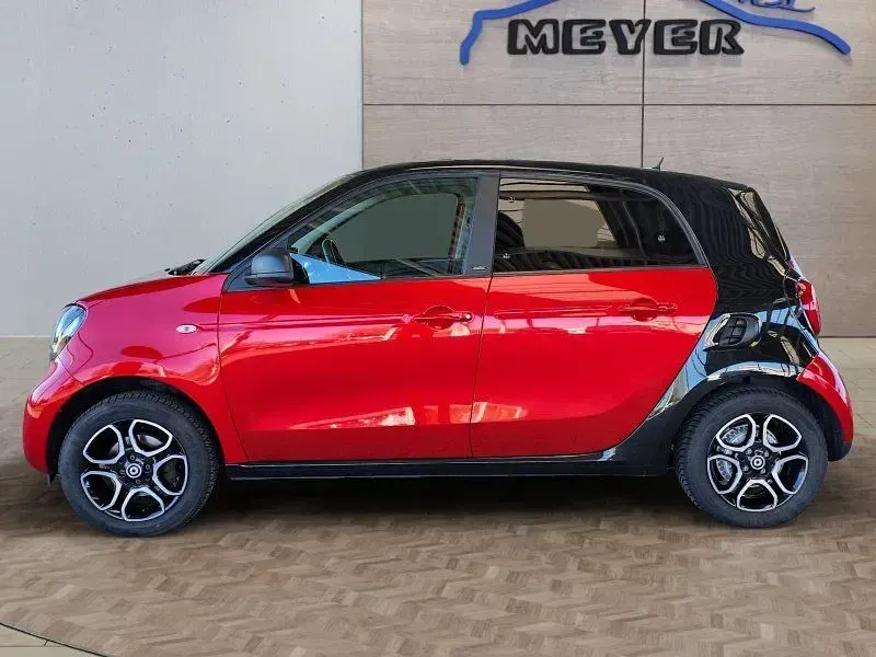 Usata Smart ForFour 90 CV (66 kW) 2019 Rosso Utilitaria