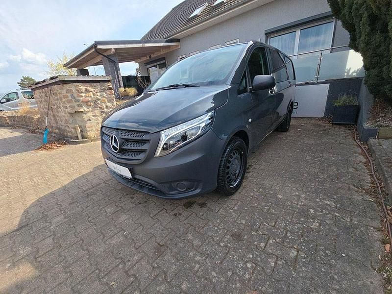 Second-hand Mercedes Vito 237 CP (174 kW) 2022 Gri Van