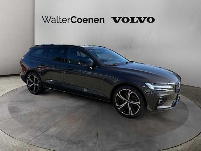 Gebraucht Volvo V60 145 PS (106 kW) 2025 Kombi