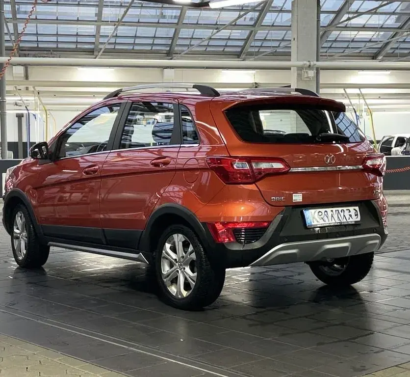 Gebraucht Baic X25 111 PS (81 kW) 2017 Orange SUV