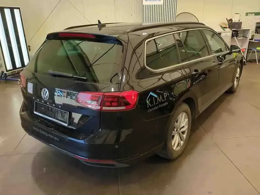 Gebraucht VW Passat Business 150 PS (110 kW) 2020 Schwarz Kombi