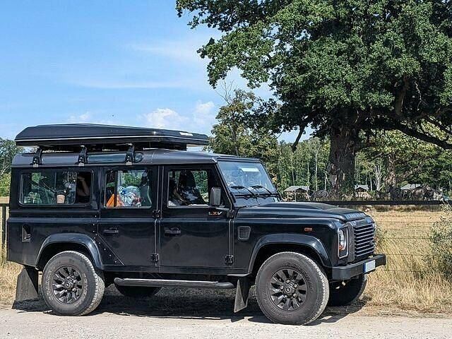 Gebraucht Land Rover Defender 122 PS (89 kW) 2014 Santorini black SUV
