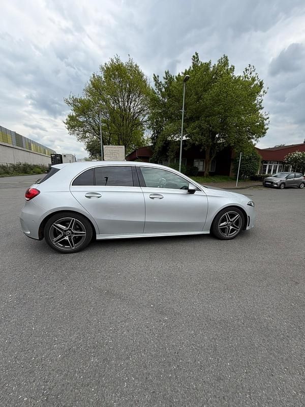 Gebraucht Mercedes A200 AMG line 163 PS (119 kW) 2020 Silber Kleinwagen