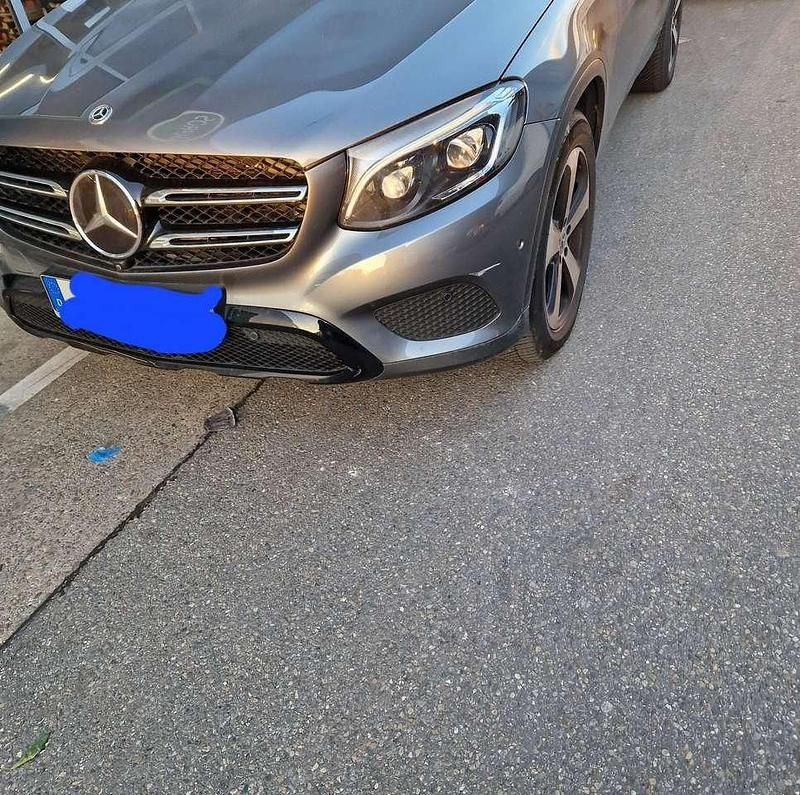 Grau Gebraucht 2018 Mercedes GLC250 Coupé | 28.500 € (Fairer Preis) - Bild 1/4