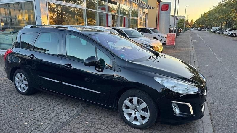 Schwarz Gebraucht 2012 Peugeot 308 Access Kombi | 2.350 € (Guter Preis) - Bild 1/4