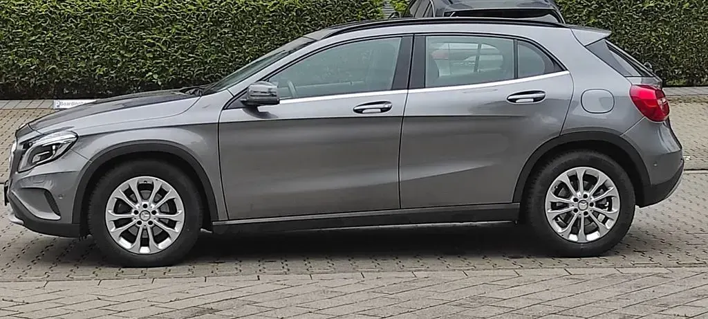 Gebraucht Mercedes GLA220 170 PS (125 kW) 2014 Grau SUV