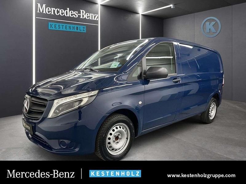 Blau Gebraucht 2020 Mercedes Vito Van / Kleinbus | 26.168 € (Guter Preis) - Bild 1/4