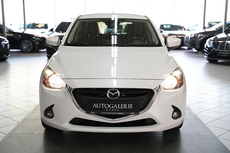 Gebraucht Mazda 2 Exclusive-Line 105 PS (77 kW) 2016 Weiß Kleinwagen