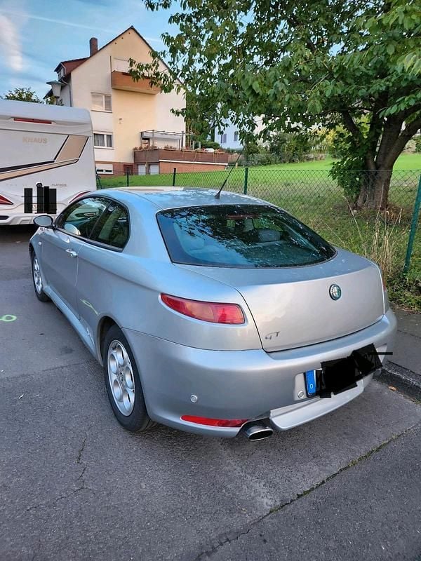 Silber Gebraucht 2005 Alfa Romeo GT Coupé | 2.499 € (Superpreis) - Bild 1/4