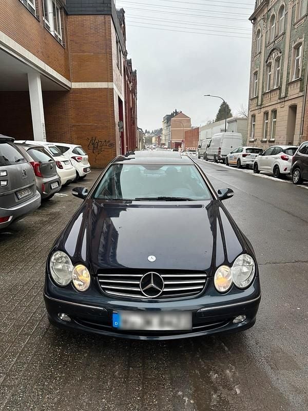Blau Gebraucht 2004 Mercedes CLK240 Avantgarde Coupé | 4.300 € (Fairer Preis) - Bild 1/4