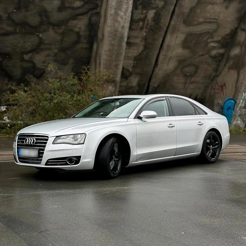 Second-hand Audi A8 250 CP (183 kW) 2011 Argintiu Berlinǎ