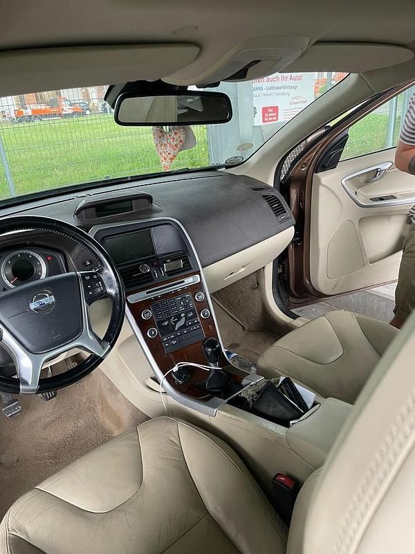 Braun Gebraucht 2010 Volvo XC60 SUV | 8.500 € (Fairer Preis) - Bild 1/4