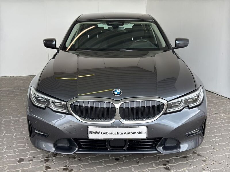 Mineralgrau met. Gebraucht 2020 BMW 330e Sport Line Limousine | 27.198 € (Guter Preis) - Bild 1/4