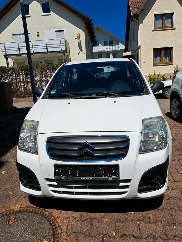 Weiß Gebraucht 2009 Citroën C2 Kleinwagen | 1.000 € - Bild 1/4