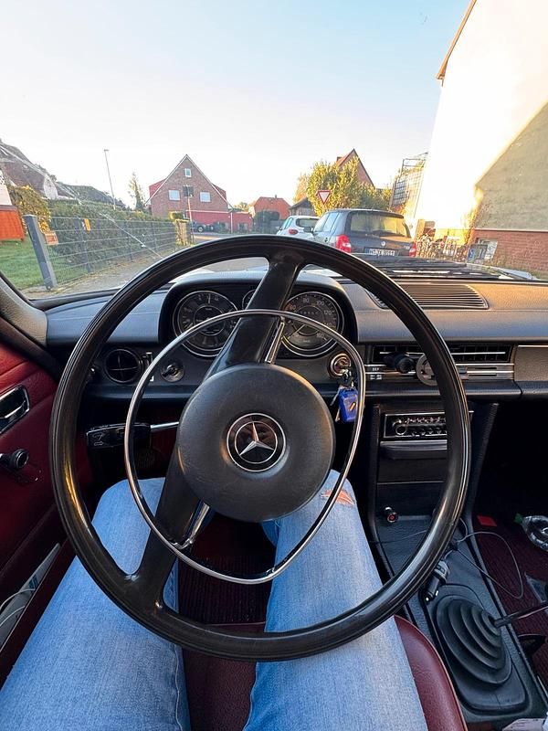 Gebraucht Mercedes W115 1971 Weiß Limousine