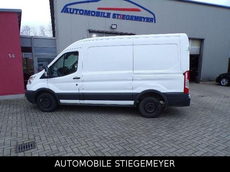 Gebraucht Ford Transit Trend 131 PS (96 kW) 2017 Frozen white Van