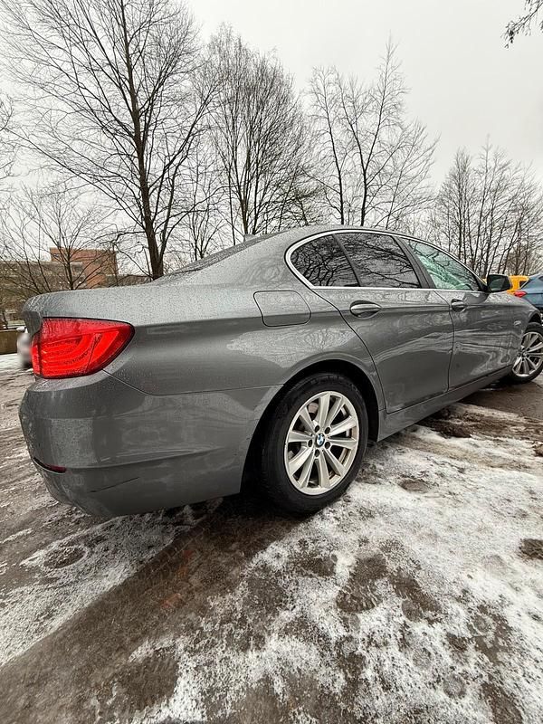 Gebraucht BMW 525 2011 Grau Limousine