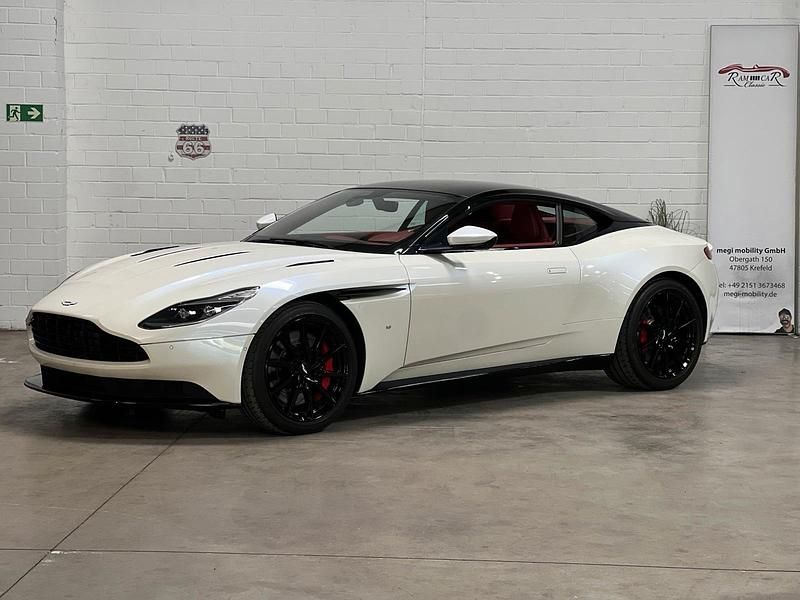 Second-hand Aston Martin DB11 608 CP (447 kW) 2017 Alb Coupe