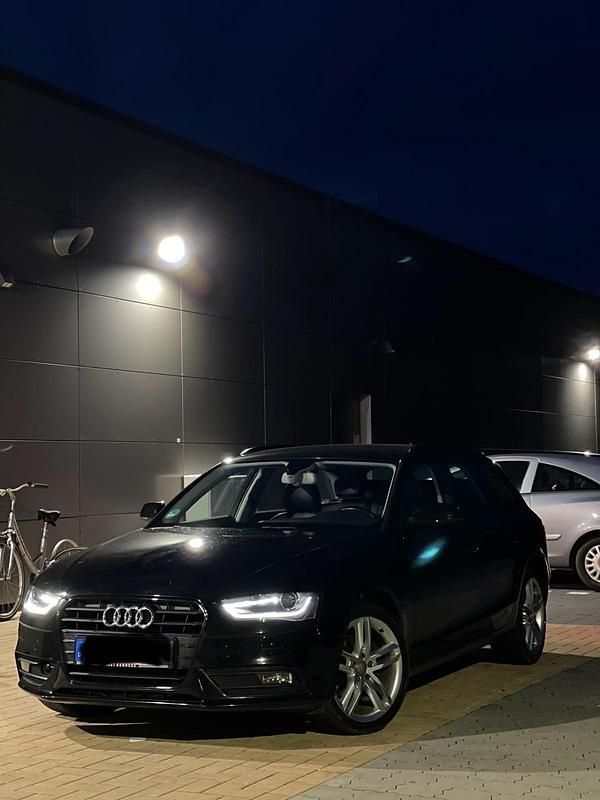 Schwarz Gebraucht 2015 Audi A4 Kombi | 13.700 € (Fairer Preis) - Bild 1/4