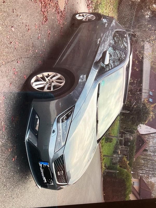 Grau Gebraucht 2016 Seat Leon Limousine | 9.200 € (Fairer Preis) - Bild 1/4