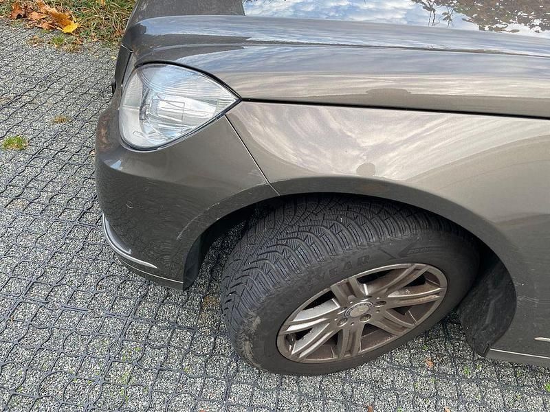 Gebraucht Mercedes E220 170 PS (125 kW) 2009 Grau Limousine