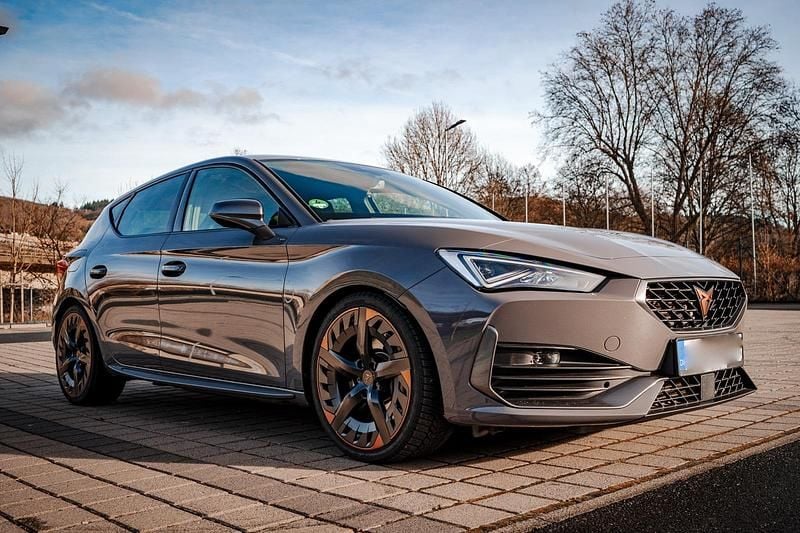 Gebraucht Cupra Leon 245 PS (180 kW) 2021 Grau Limousine