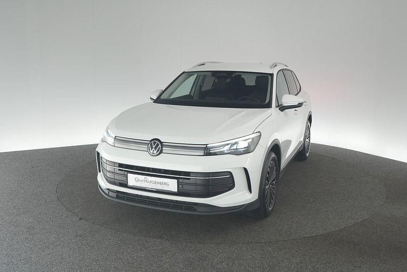Weiß Gebraucht 2024 VW Tiguan Life SUV | 31.920 € (Fairer Preis) - Bild 1/4