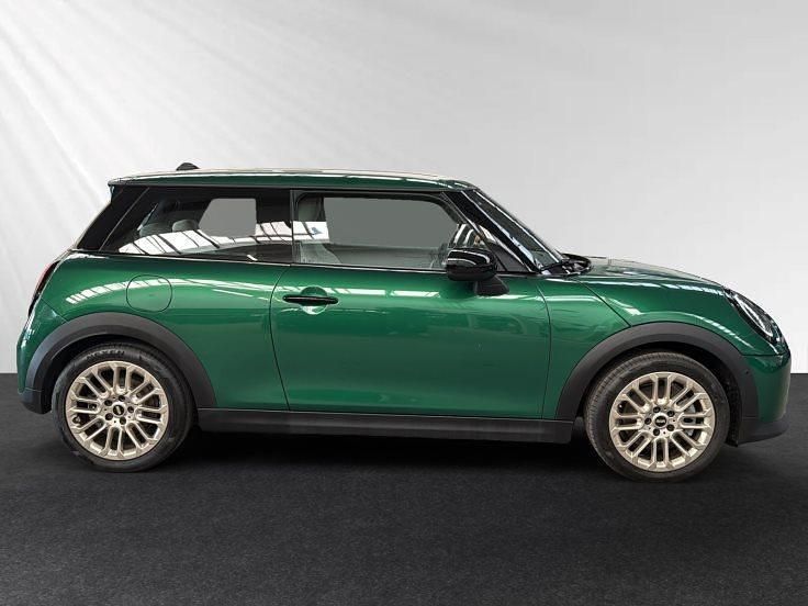 Gebraucht Mini Cooper 156 PS (114 kW) 2024 British racing green metallic Kleinwagen
